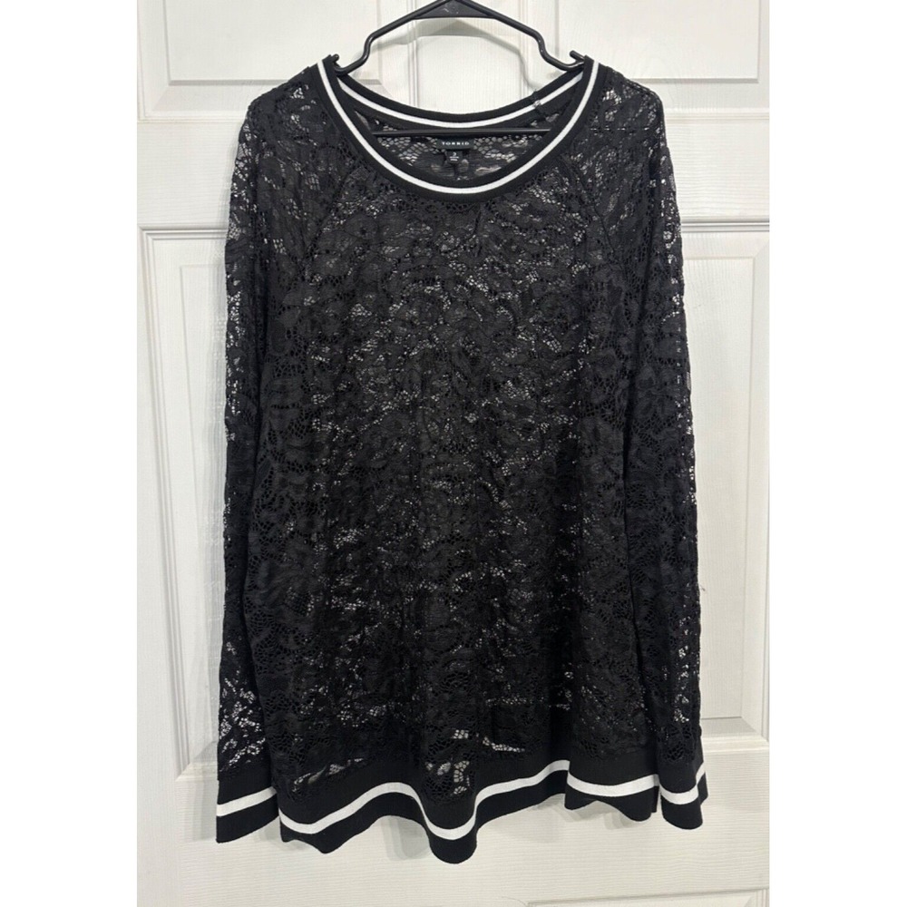 Torrid Size 3 Black Stretch Lace Rib Trim Crew‎ Neck Raglan Sweatshirt